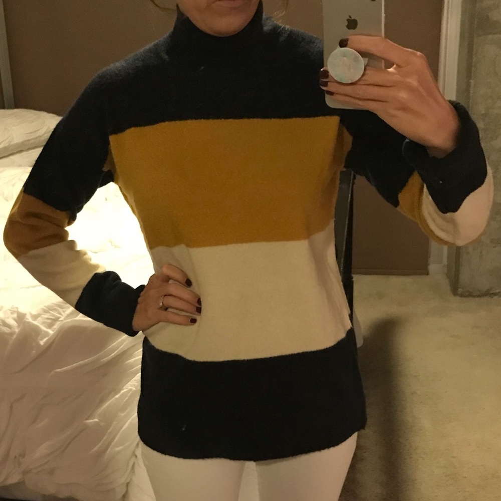 NWT Sienna Sky Sweater